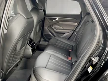 Audi A6 Limousine TDI 150 kW in Mythosschwarz Metallic