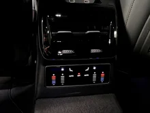 Audi A6 Limousine TDI 150 kW in Mythosschwarz Metallic