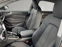 Audi A6 Limousine TDI 150 kW in Mythosschwarz Metallic