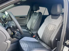 VW T-Roc R-Line TSI DSG in Deep Black Perleffekt