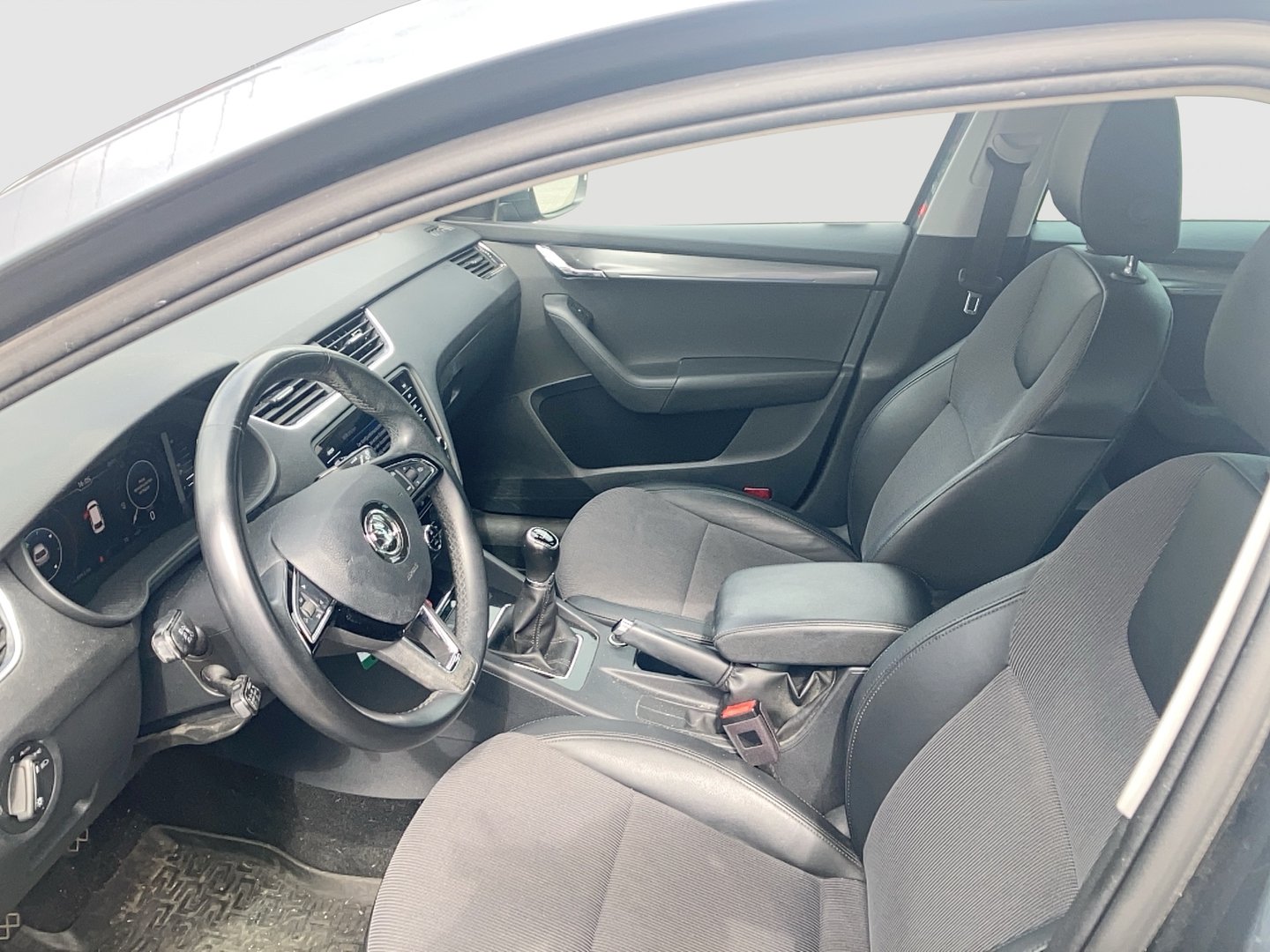 Škoda OCTAVIA Combi Style TDI | Bild 8 von 26