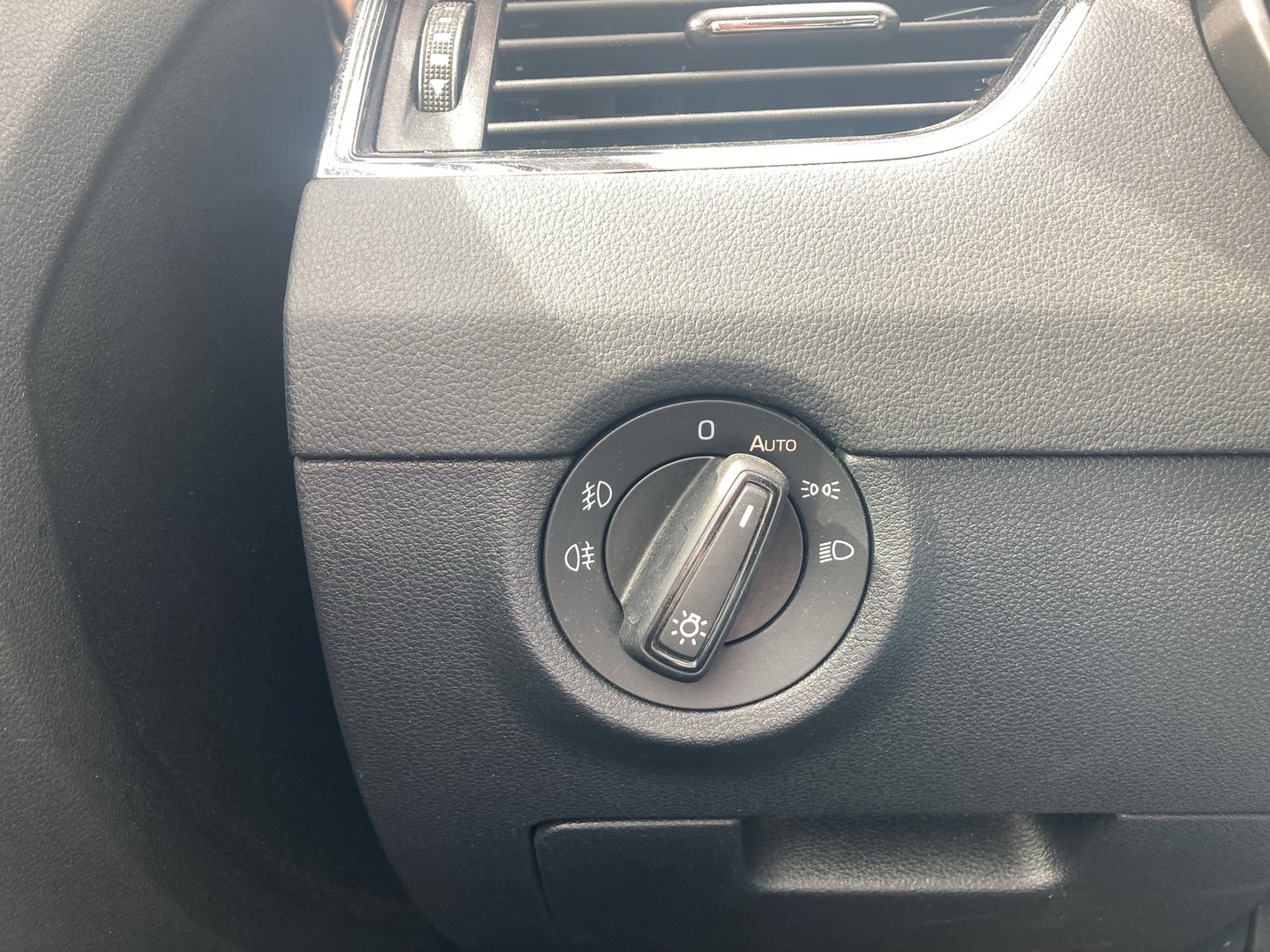 Škoda OCTAVIA Combi Style TDI | Bild 15 von 26