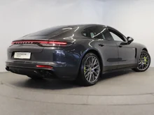 Porsche Panamera 4 E-Hybrid in vulkangraumetallic
