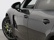 Porsche Panamera 4 E-Hybrid in vulkangraumetallic
