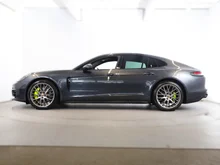 Porsche Panamera 4 E-Hybrid in vulkangraumetallic