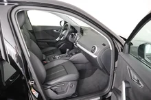 Audi Q2 35 TDI quattro intense in schwarz - metallic