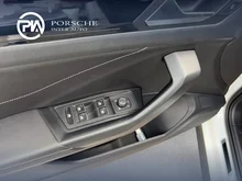 VW T-Roc R-Line TSI in PURE WHITE