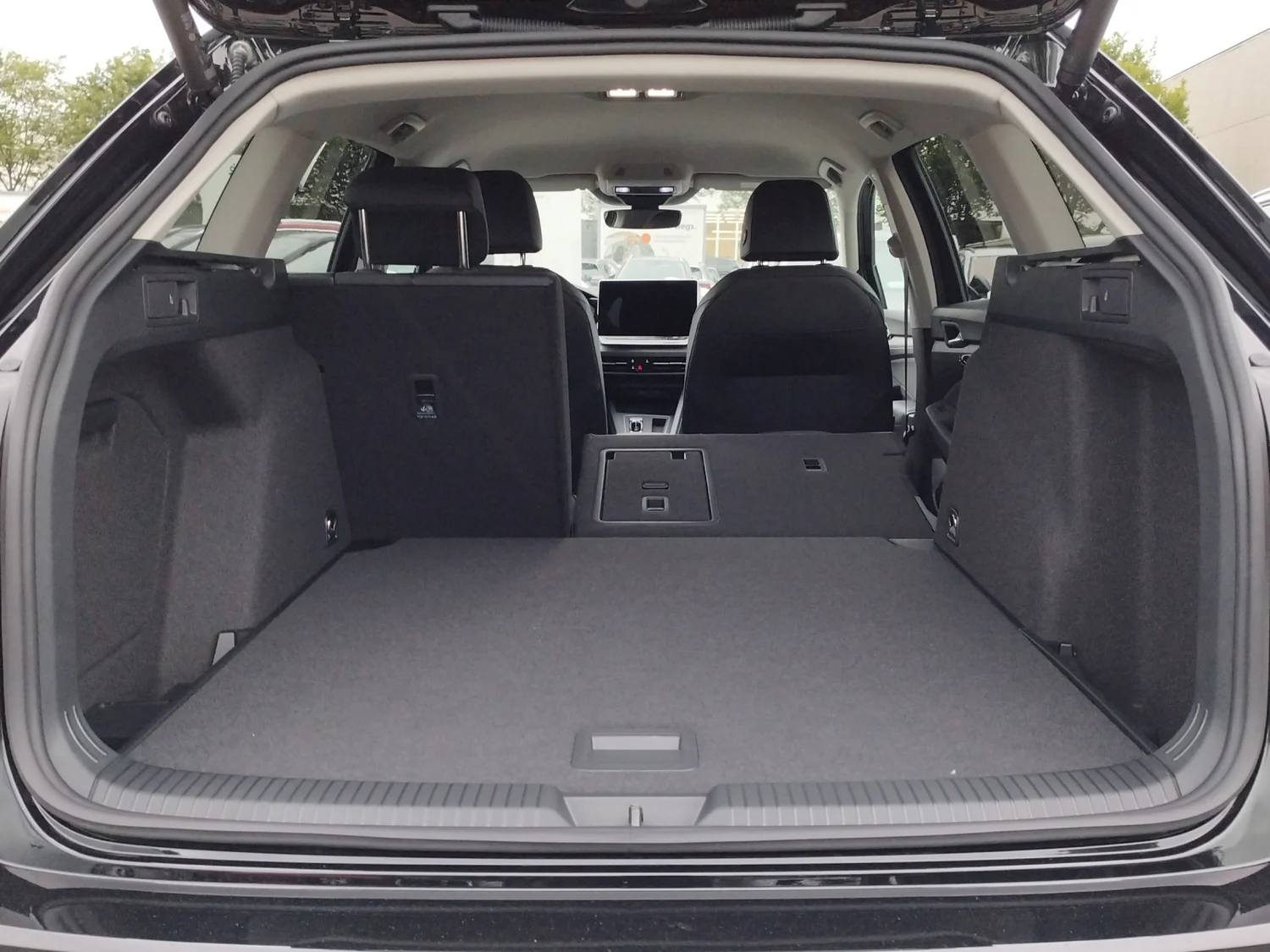 Bild eines VW Golf Variant Business TDI DSG