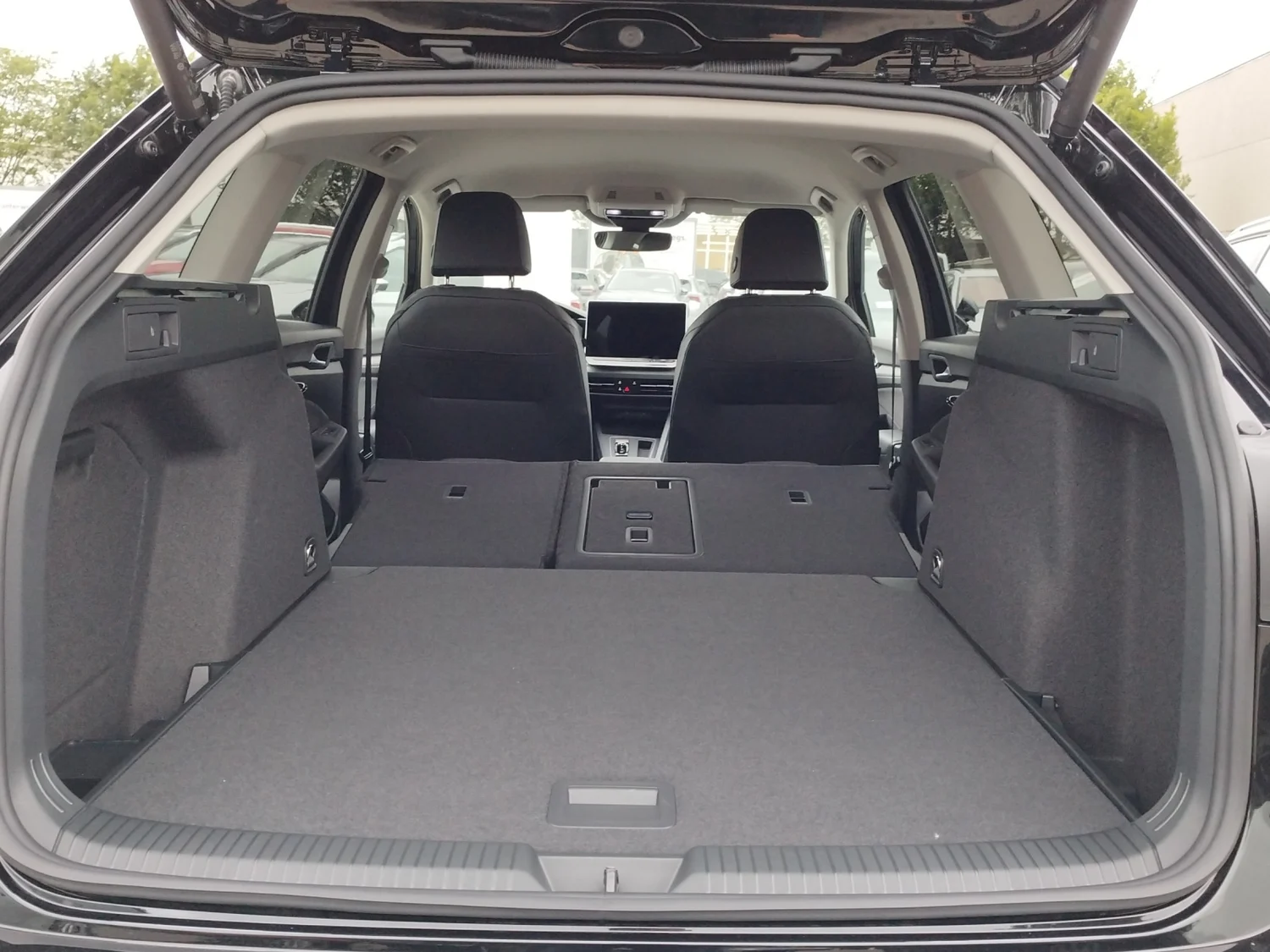 Bild eines VW Golf Variant Business TDI DSG