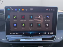 VW Passat Variant Business eHybrid 150kW in Pure White