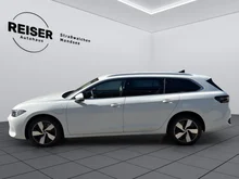 VW Passat Variant Business eHybrid 150kW in Pure White