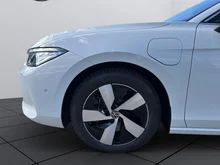 VW Passat Variant Business eHybrid 150kW in Pure White