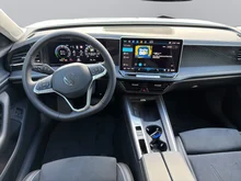 VW Passat Variant Business eHybrid 150kW in Pure White