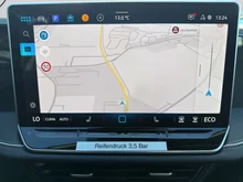 VW Passat Variant Business eHybrid 150kW in Pure White