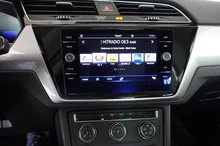 VW Touran TDI DSG in Deep Black Perleffekt