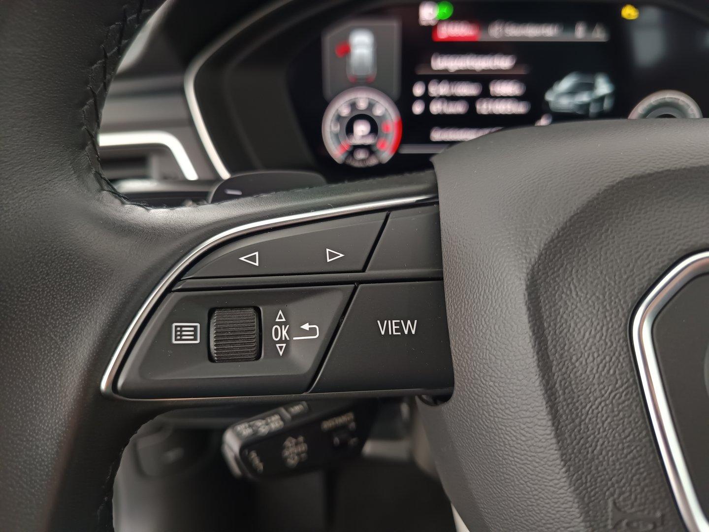 Audi A4 Avant 30 TDI advanced | Bild 16 von 33