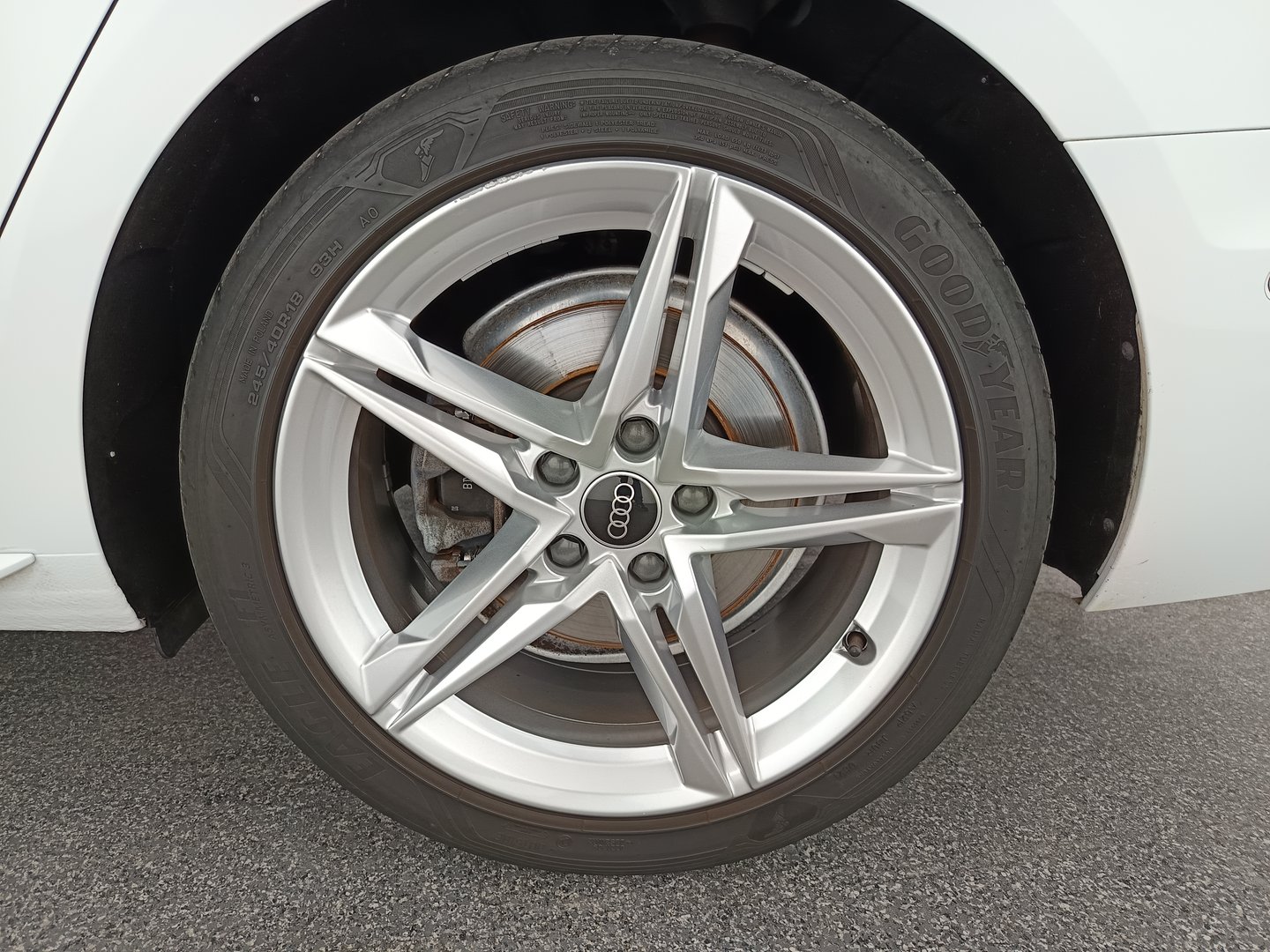 Audi A4 Avant 30 TDI advanced | Bild 9 von 33