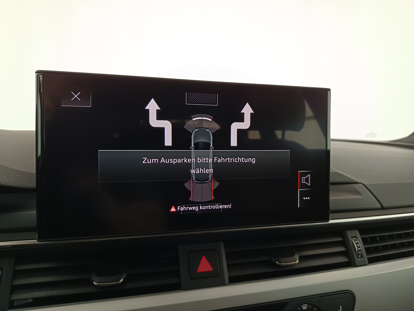 Audi A4 Avant 30 TDI advanced | Bild 24 von 33