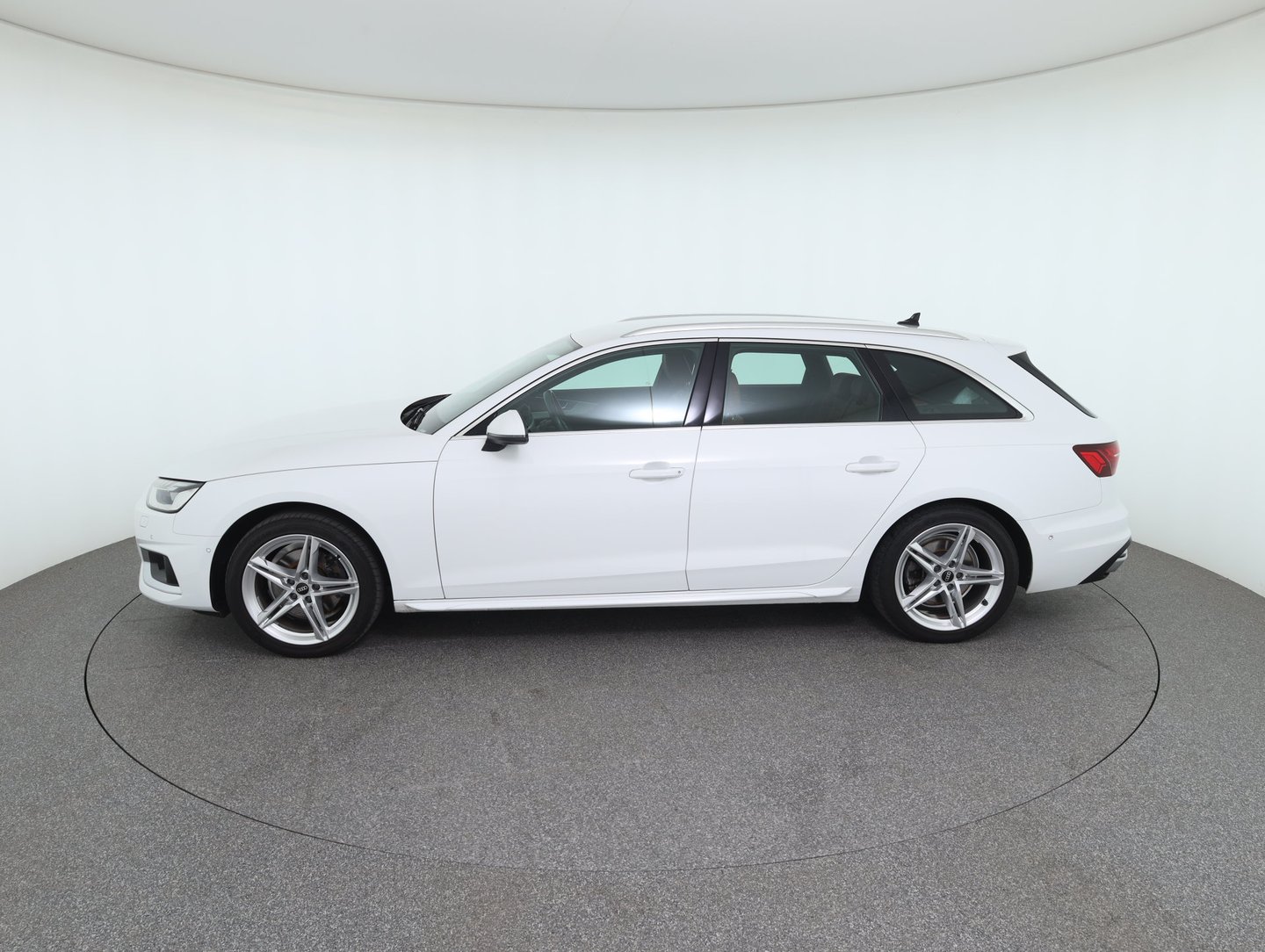 Audi A4 Avant 30 TDI advanced | Bild 8 von 33
