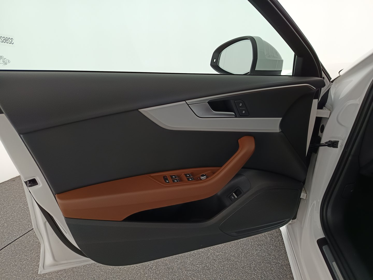 Audi A4 Avant 30 TDI advanced | Bild 10 von 33