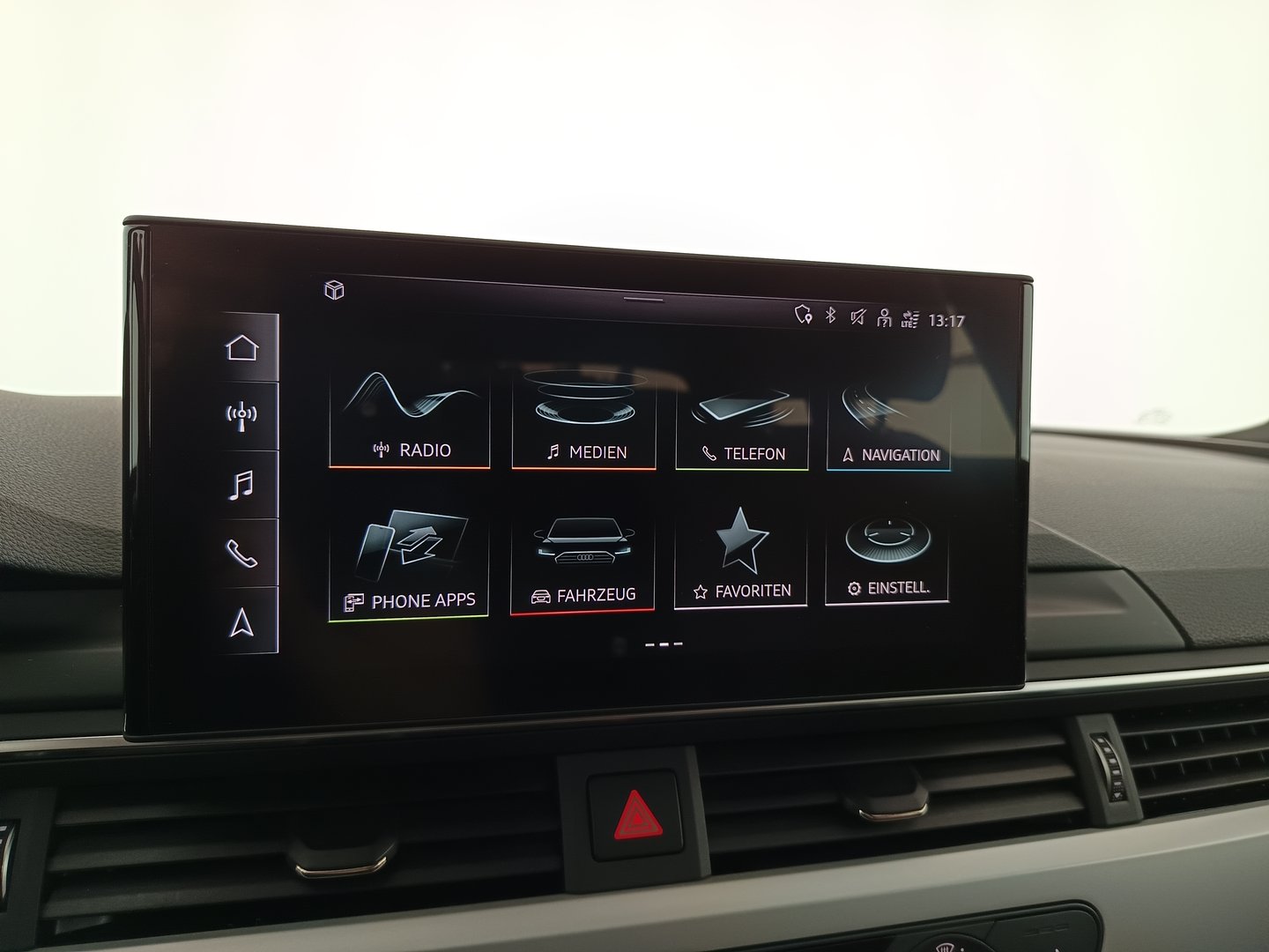 Audi A4 Avant 30 TDI advanced | Bild 19 von 33