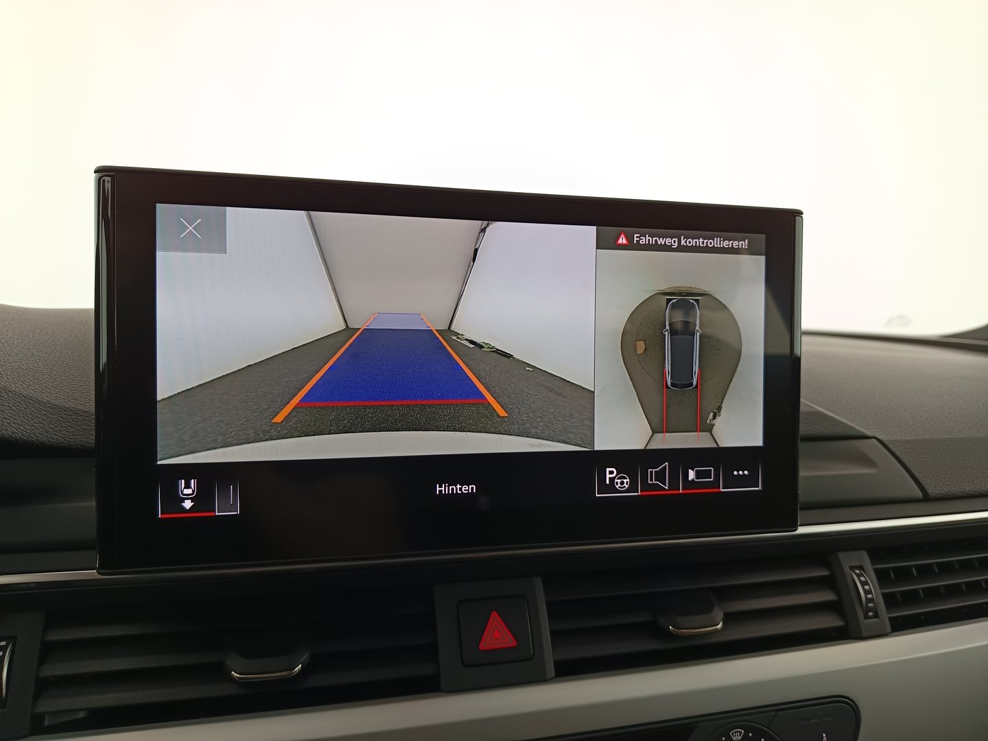 Audi A4 Avant 30 TDI advanced | Bild 23 von 33