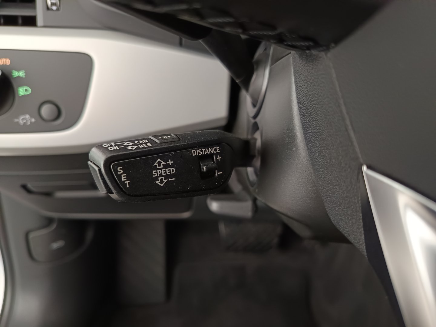 Audi A4 Avant 30 TDI advanced | Bild 18 von 33