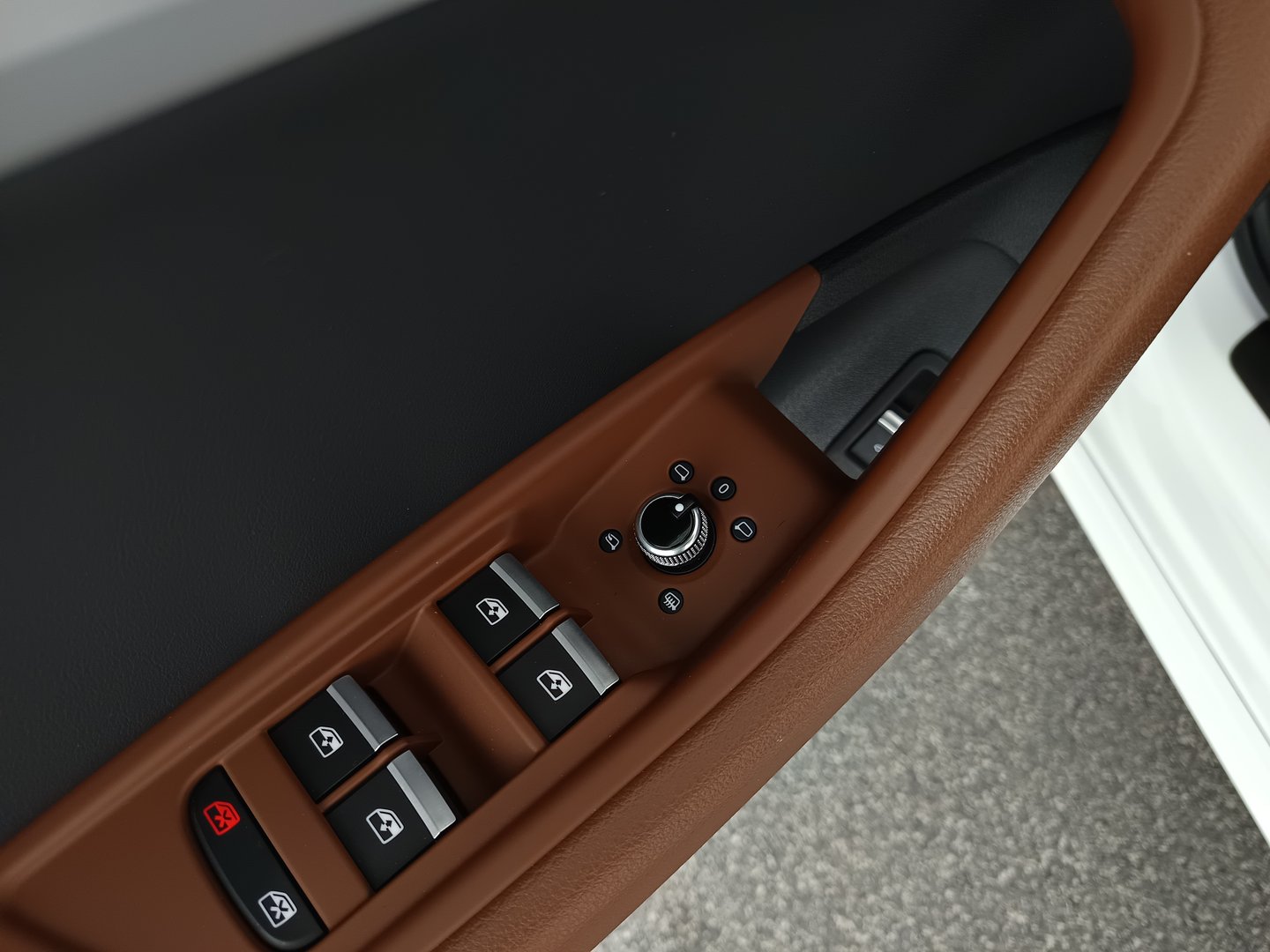 Audi A4 Avant 30 TDI advanced | Bild 11 von 33