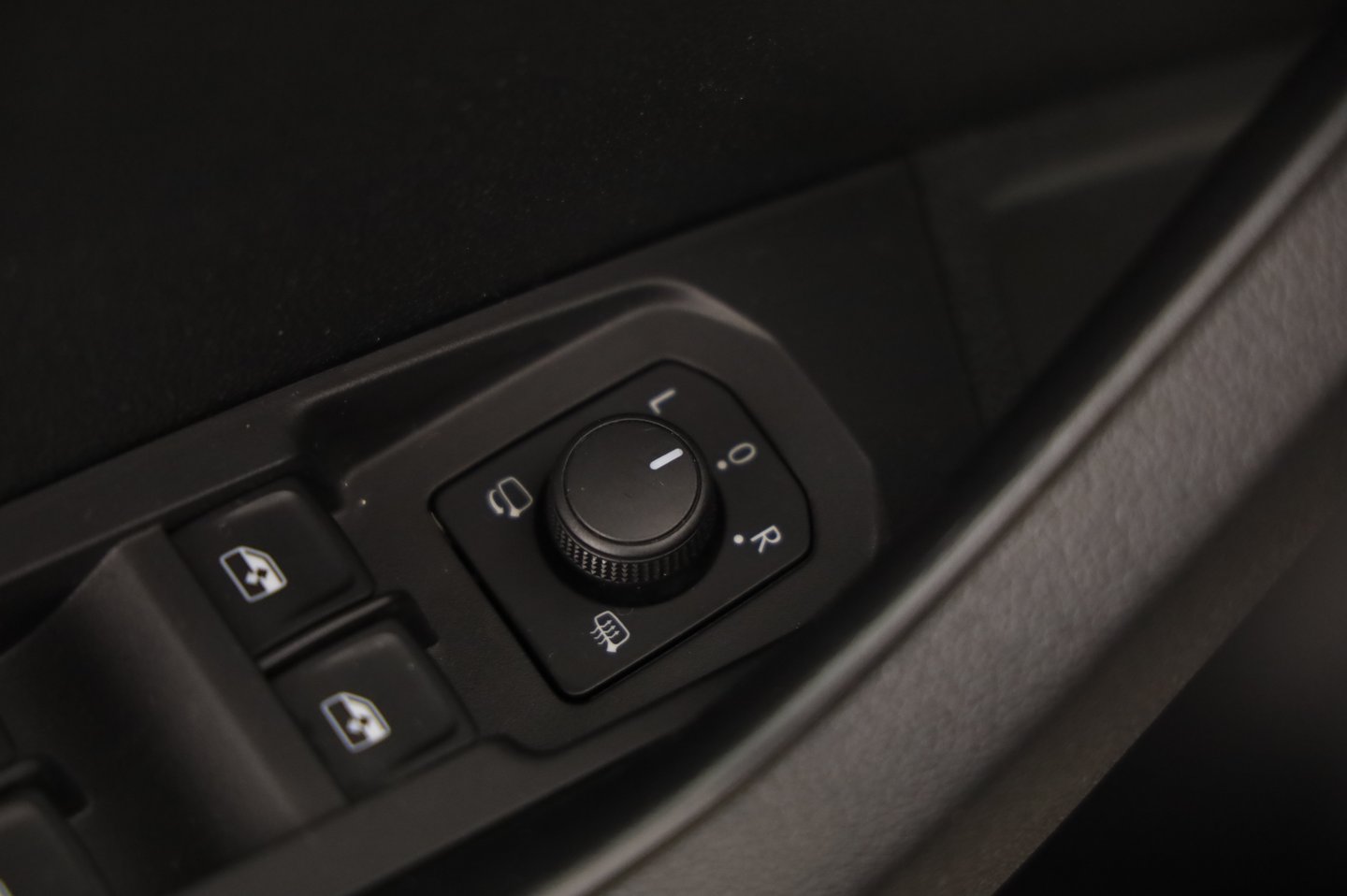 Škoda KAROQ 4x4 SPORTLINE TDI DSG | Bild 19 von 23