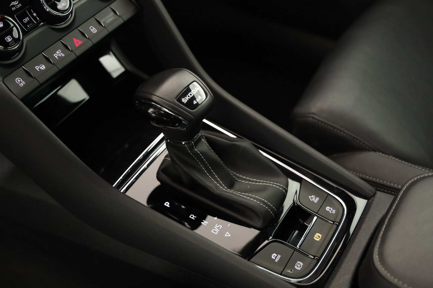 Škoda KAROQ 4x4 SPORTLINE TDI DSG | Bild 8 von 23