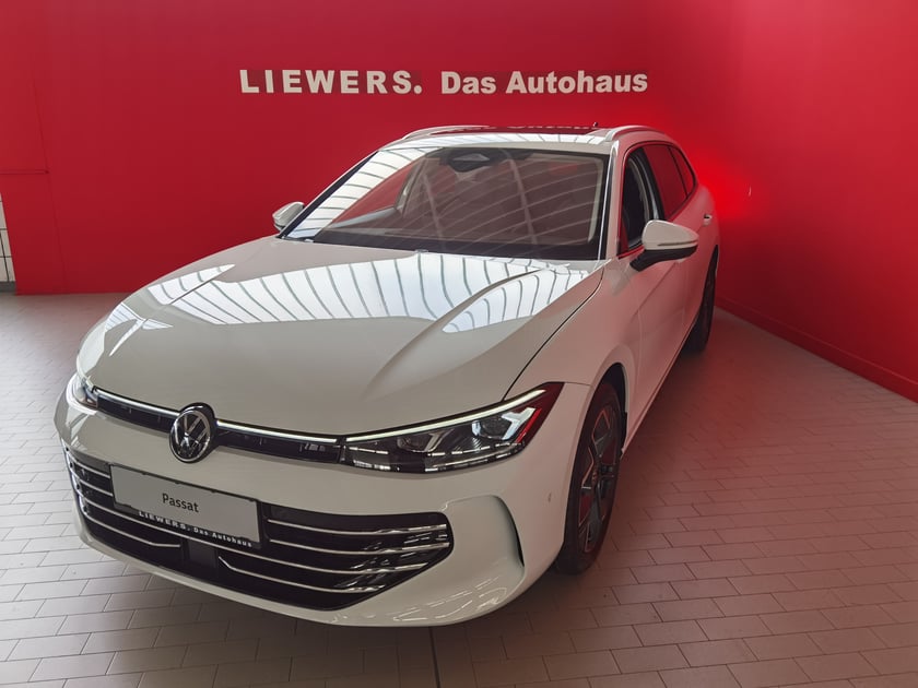 VW Passat Variant Elegance eTSI DSG