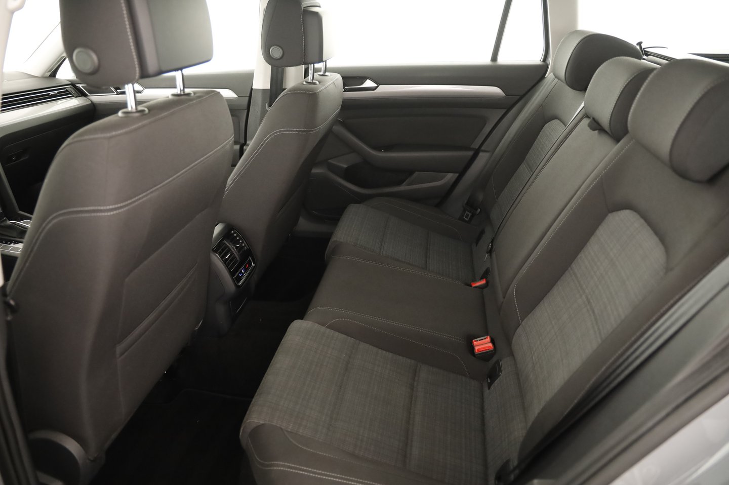 VW Passat Variant Business TDI DSG | Bild 24 von 29