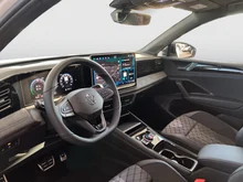 VW Tiguan Sport eHybrid DSG 200 kW in Pure White