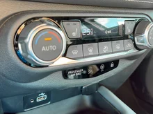 Nissan Juke N-Connecta in schwarz - metallic
