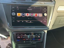 VW Tiguan R-Line TSI DSG in Deep Black Perleffekt