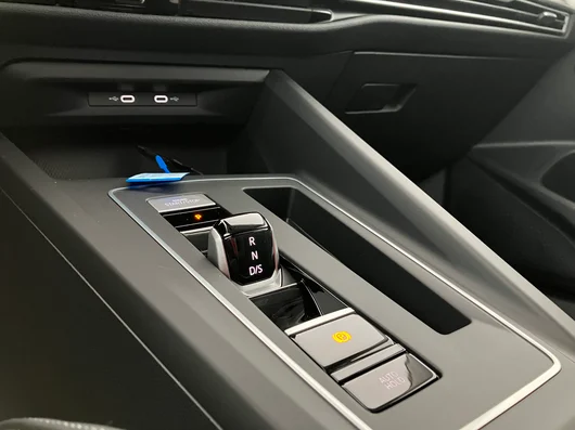 Bild eines VW Golf Variant Business TDI DSG