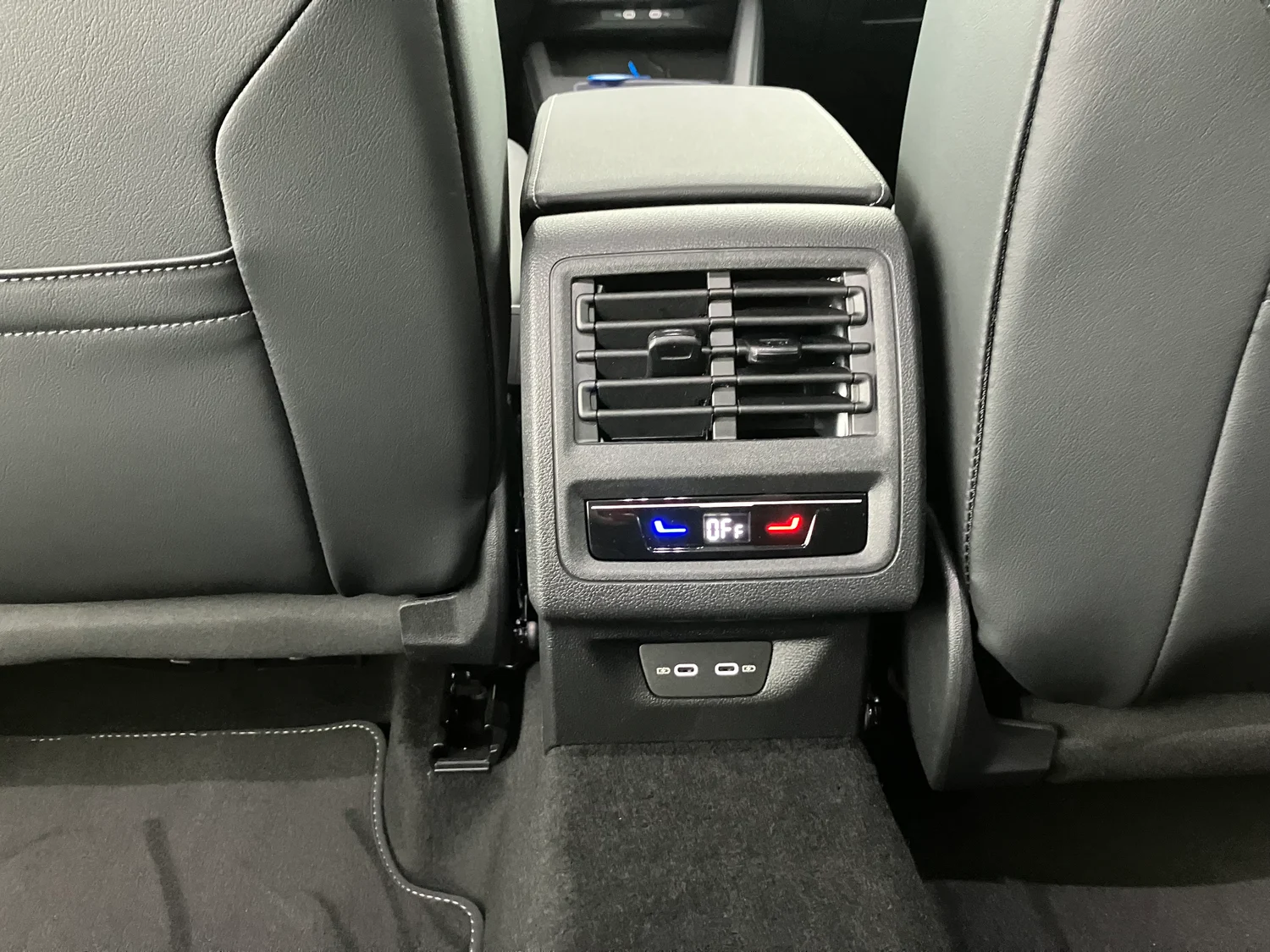 Bild eines VW Golf Variant Business TDI DSG