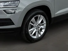 Škoda Karoq Style 125 TSI DSG ACT in mittelgrau - normal
