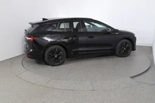 Škoda Enyaq RS in Black-Magic Perleffekt