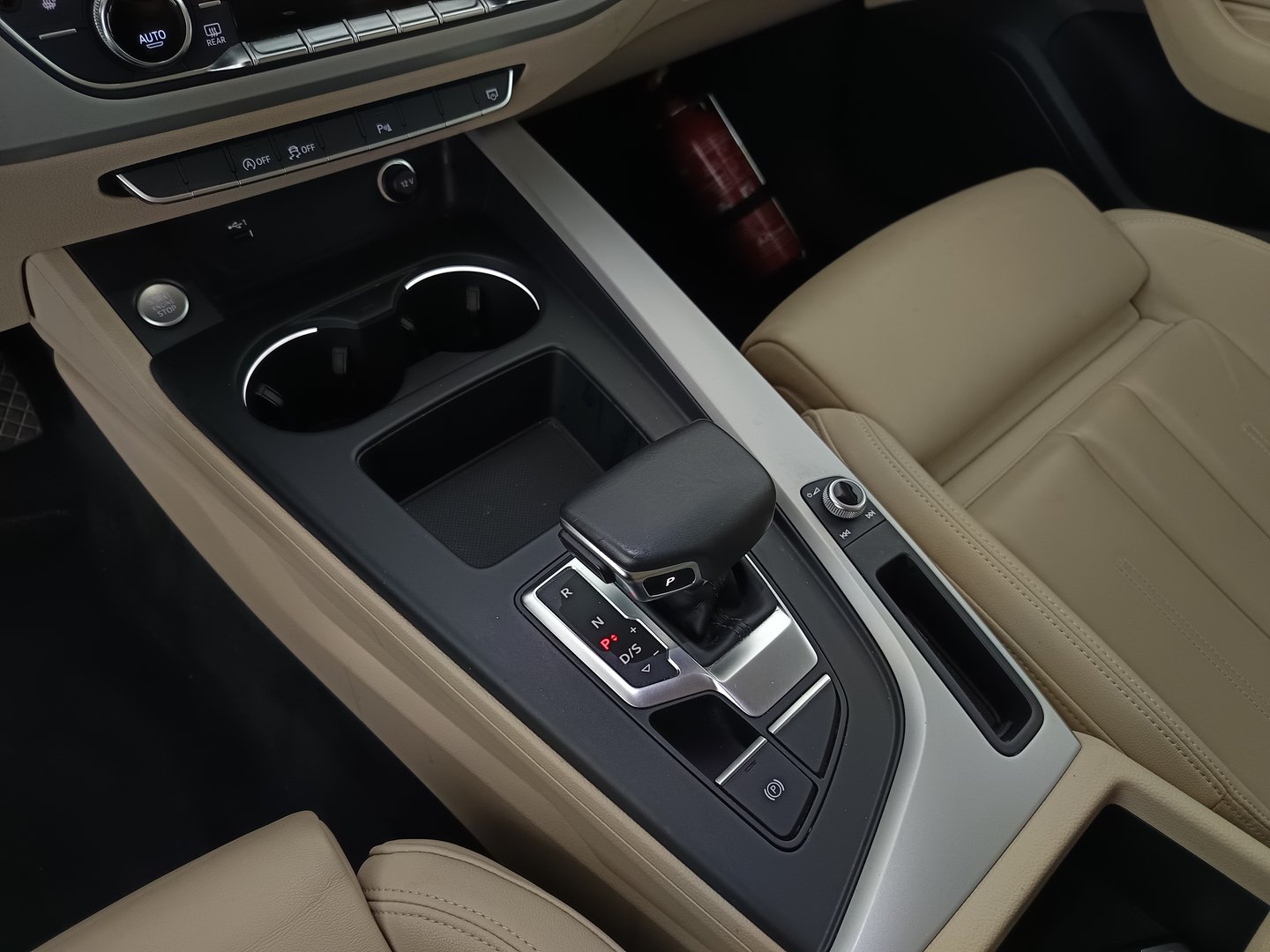 Audi A4 Avant 30 TDI | Bild 28 von 34