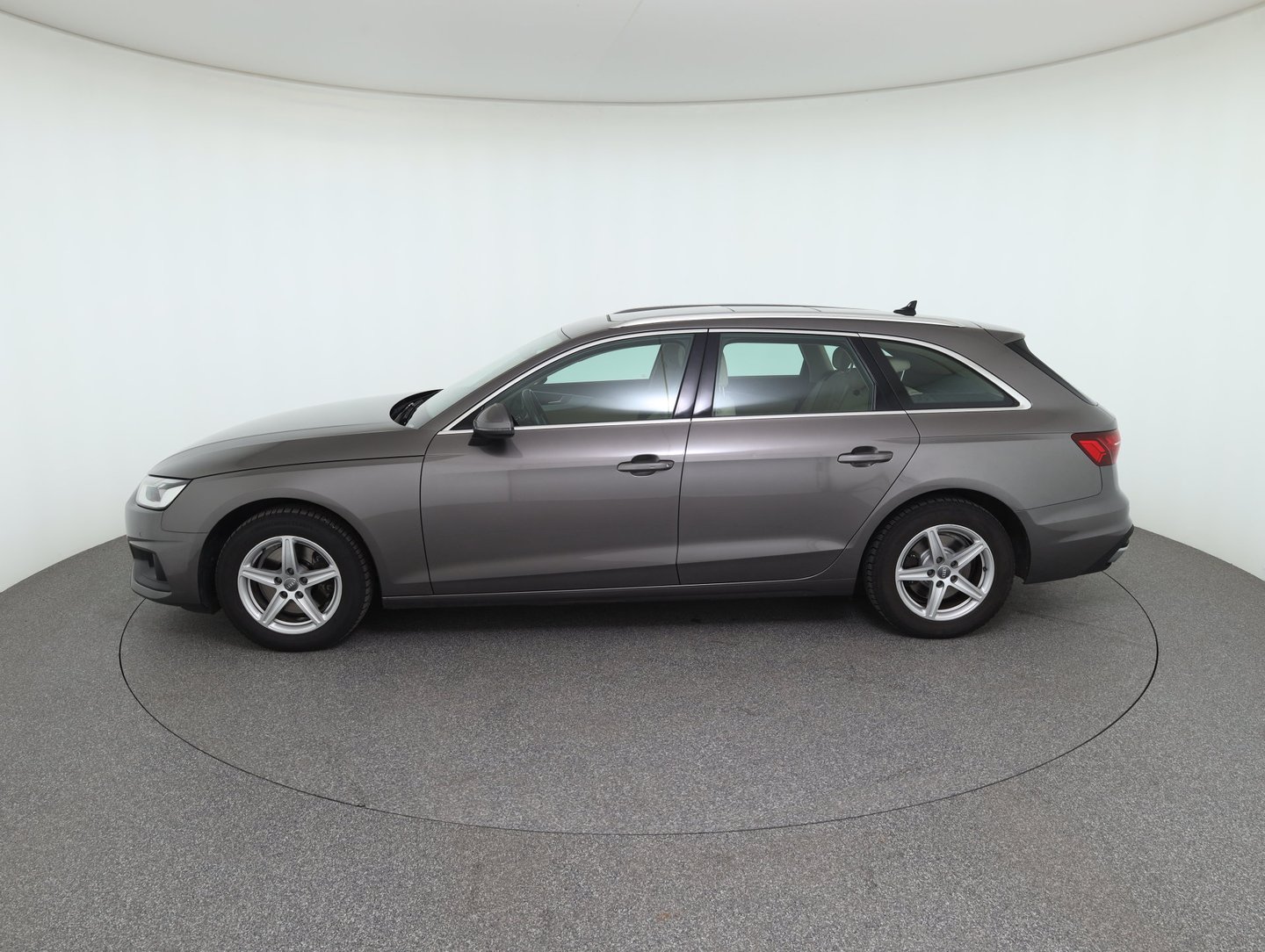 Audi A4 Avant 30 TDI | Bild 8 von 34