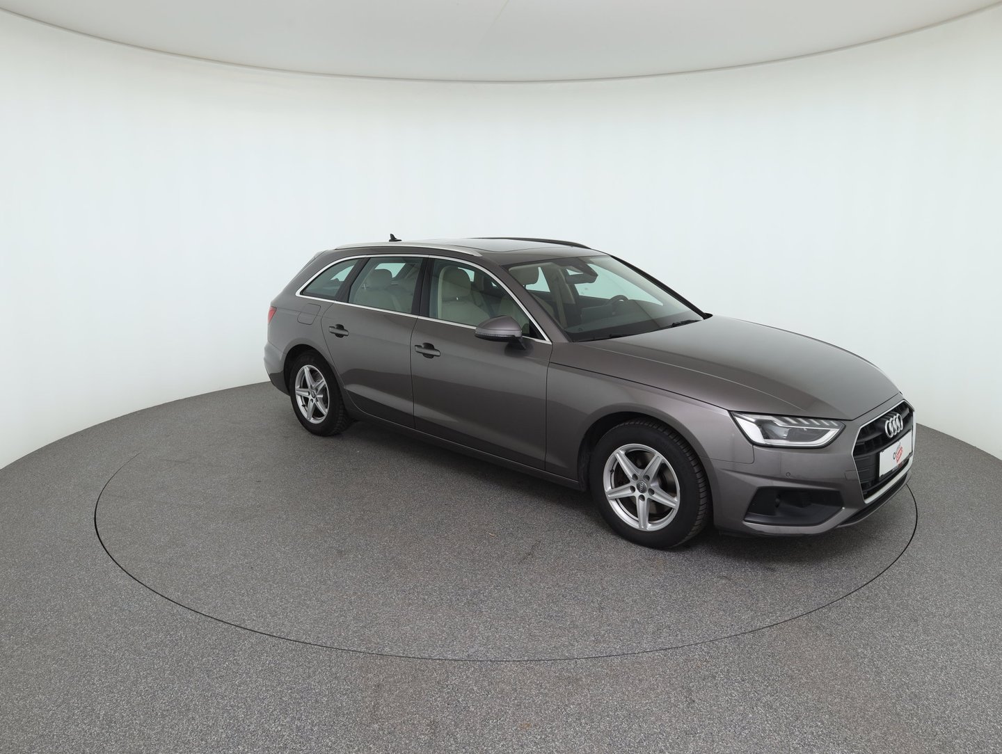 Audi A4 Avant 30 TDI | Bild 3 von 34