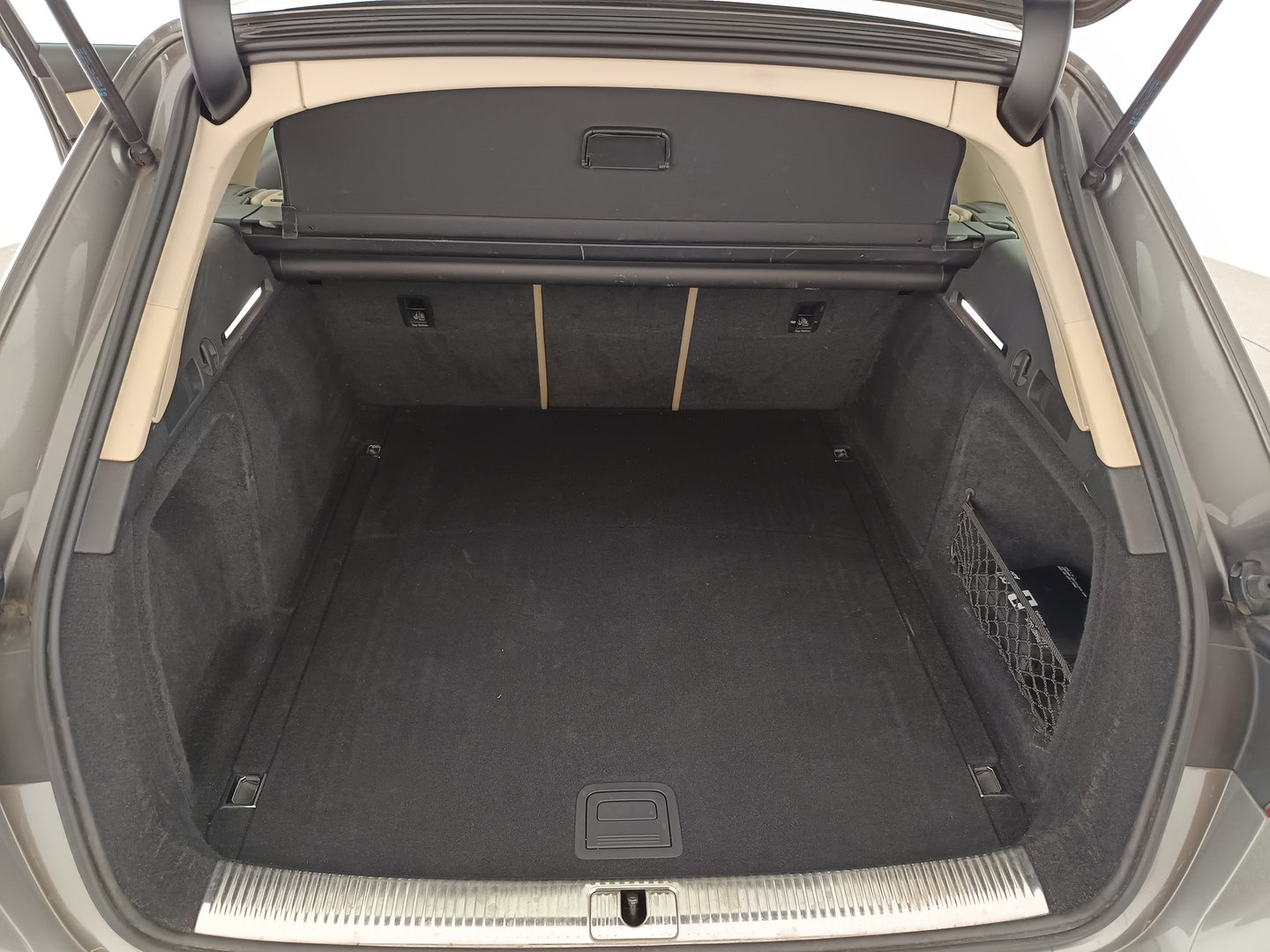 Audi A4 Avant 30 TDI | Bild 30 von 34