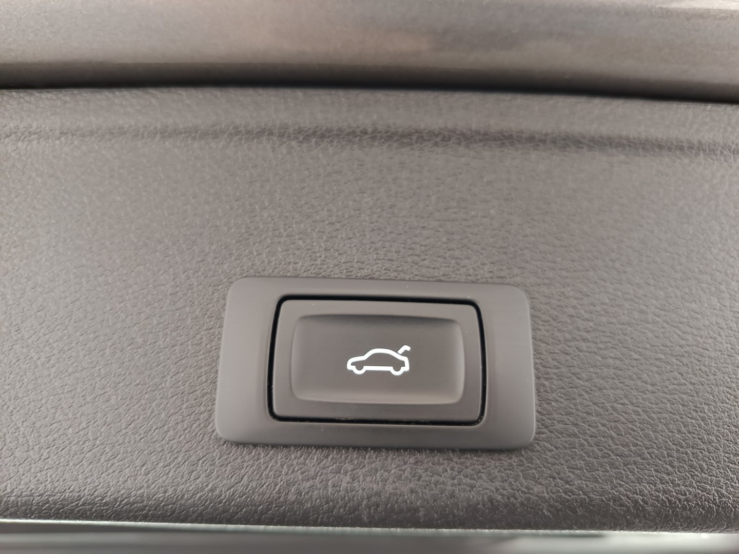 Audi A4 Avant 30 TDI | Bild 31 von 34