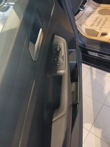 VW Caddy Style Maxi TDI 4MOTION in Deepblack Perleffekt