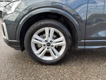 Audi Q2 35 TFSI advanced in H1 Manhattangrau Metallic