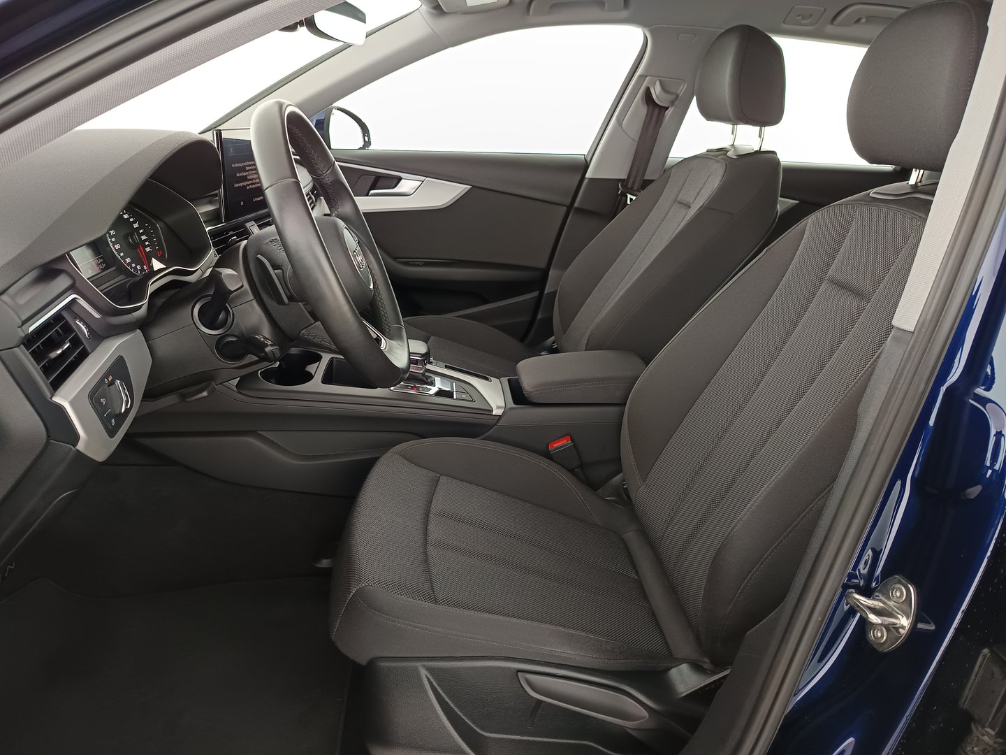 Audi A4 Avant 30 TDI | Bild 14 von 33