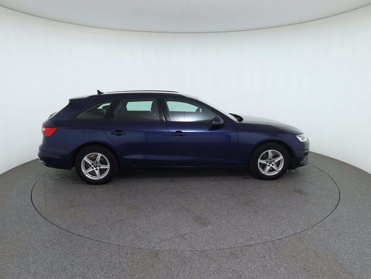 Audi A4 Avant 30 TDI | Bild 5 von 33