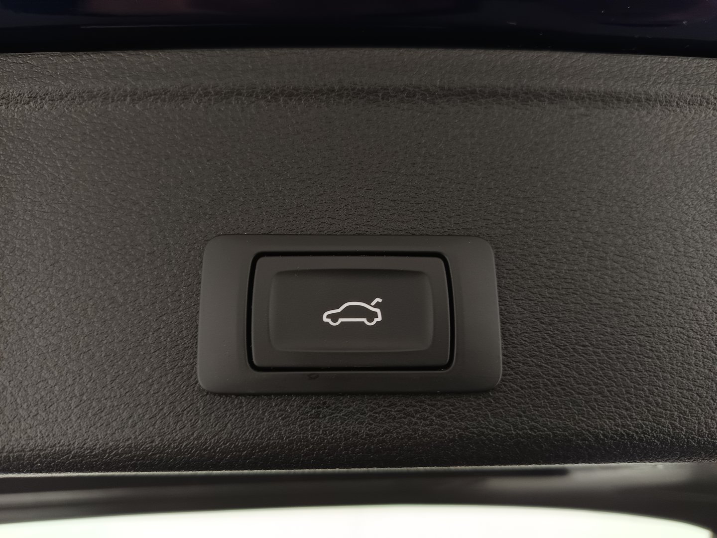 Audi A4 Avant 30 TDI | Bild 31 von 33