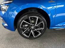 Škoda Kamiq MONTE CARLO TSI DSG in Race-Blau Metallic